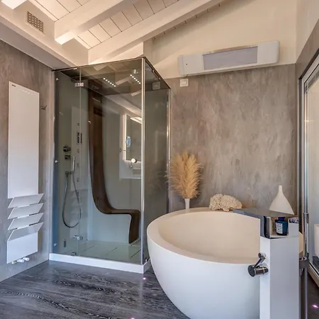 Apartment Alpine Luxury Penthouse - Private Gym & Alps View *