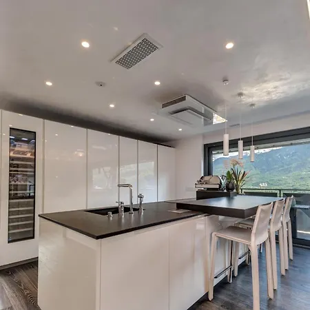 Apartment Alpine Luxury Penthouse - Private Gym & Alps View